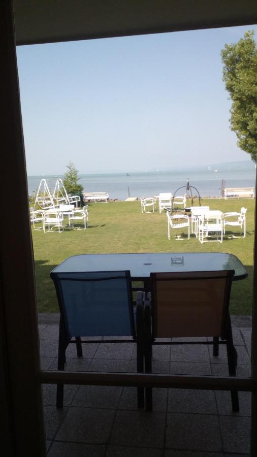 Vizparti Apartmanok Szantod Bagian luar foto