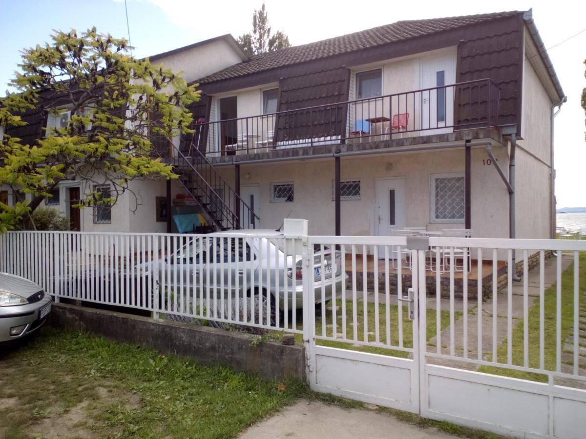 Vizparti Apartmanok Szantod Bagian luar foto